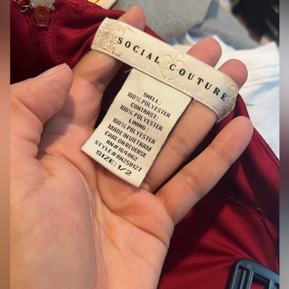 Red formal dress - Picture 5 of 7